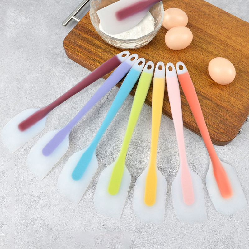 Kitchen Gadgets To Have - 2 Boyutlu Esnek Silikon Kazıyıcı Isıya